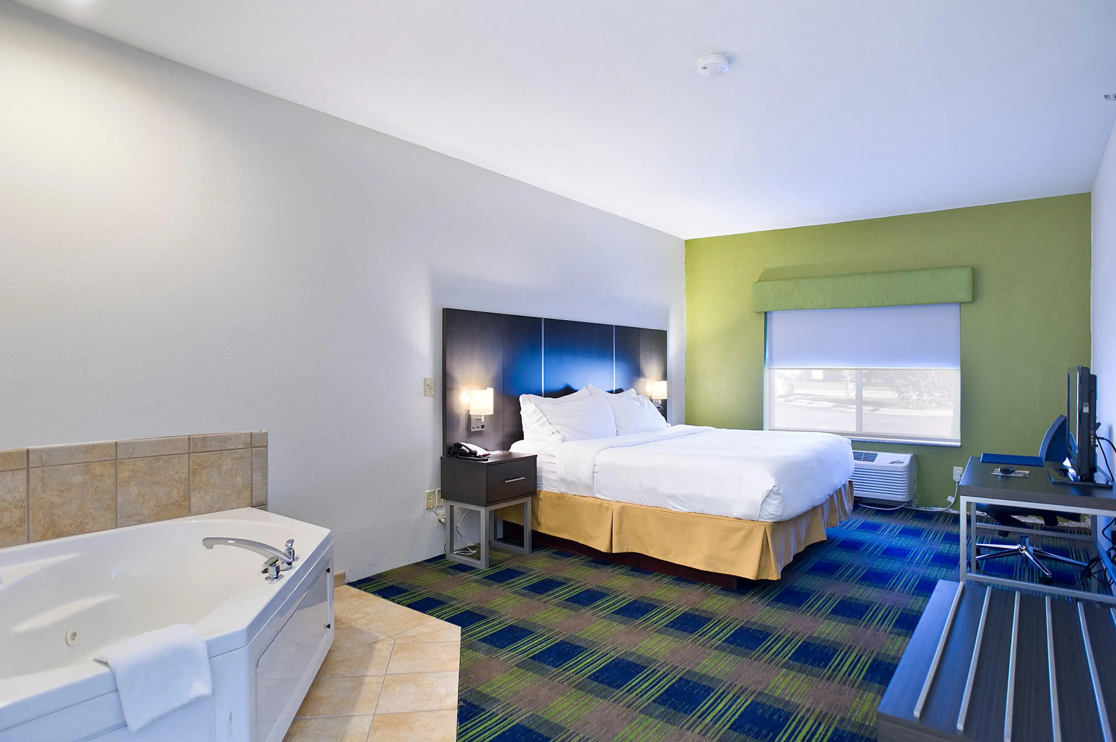 Holiday Inn Express Hotel & Suites Vermillion by IHG