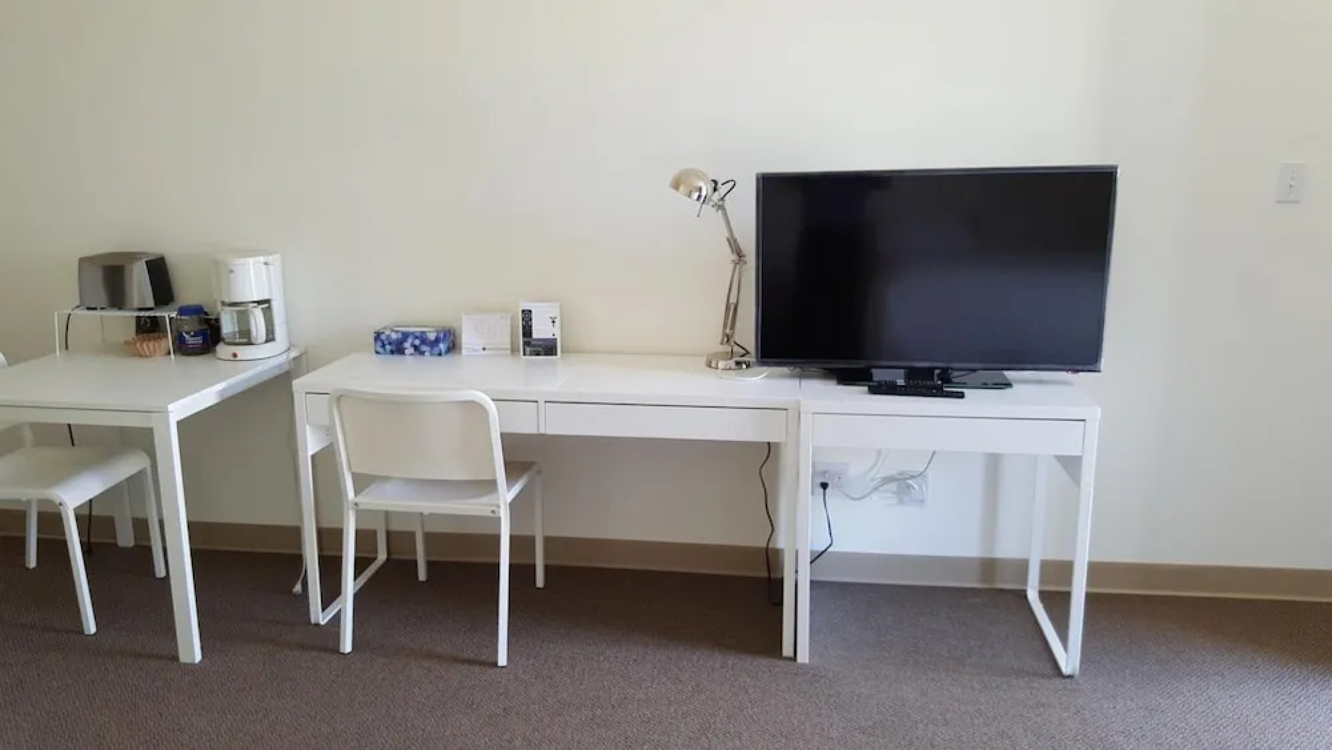 waintel studio-wainwright motel