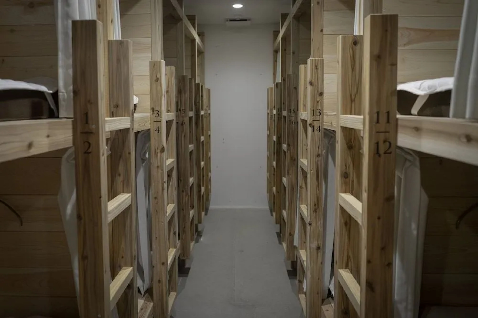 FOLK FOLK Hostel, Cafe & Bar