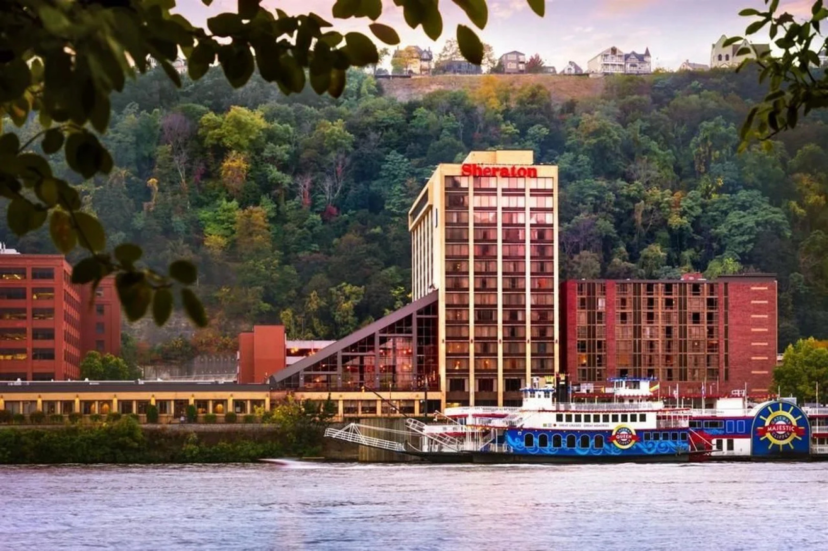 Sheraton Pittsburgh Hotel at Station Square