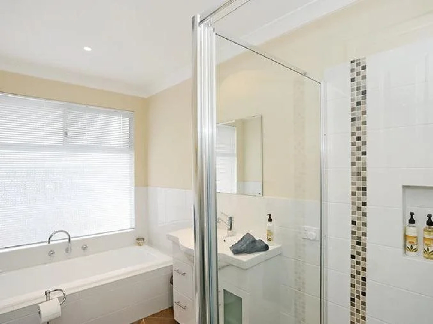 Sojourn on Gale Bed & Breakfast