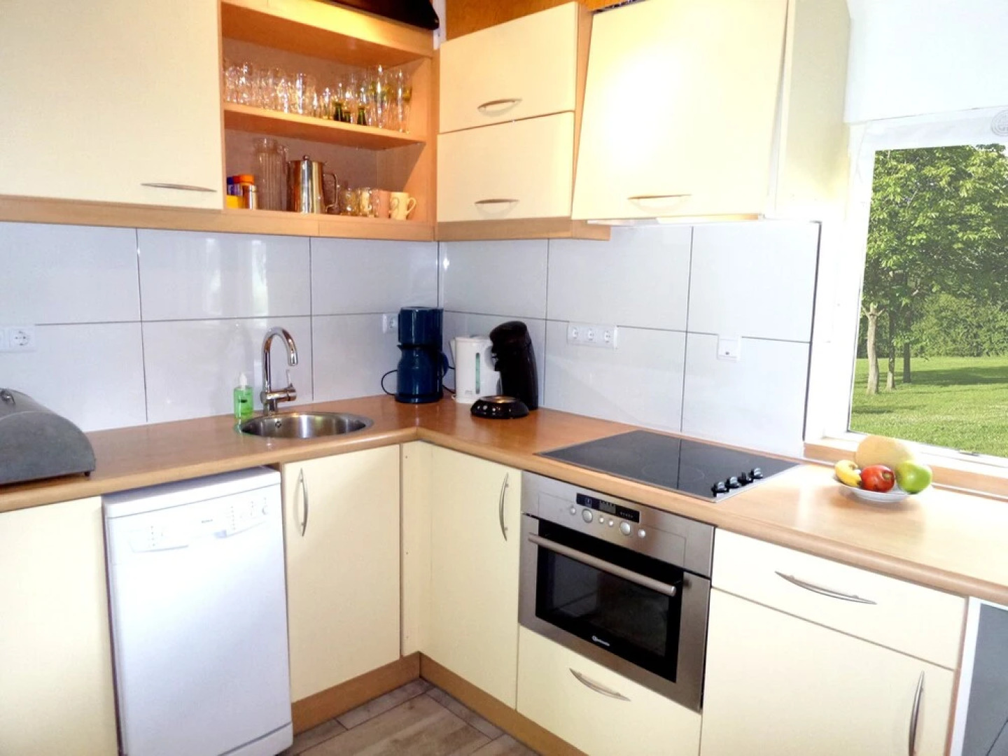 Charming Bungalow in Oostmahorn, Netherlands - Perfect for Nature Lovers