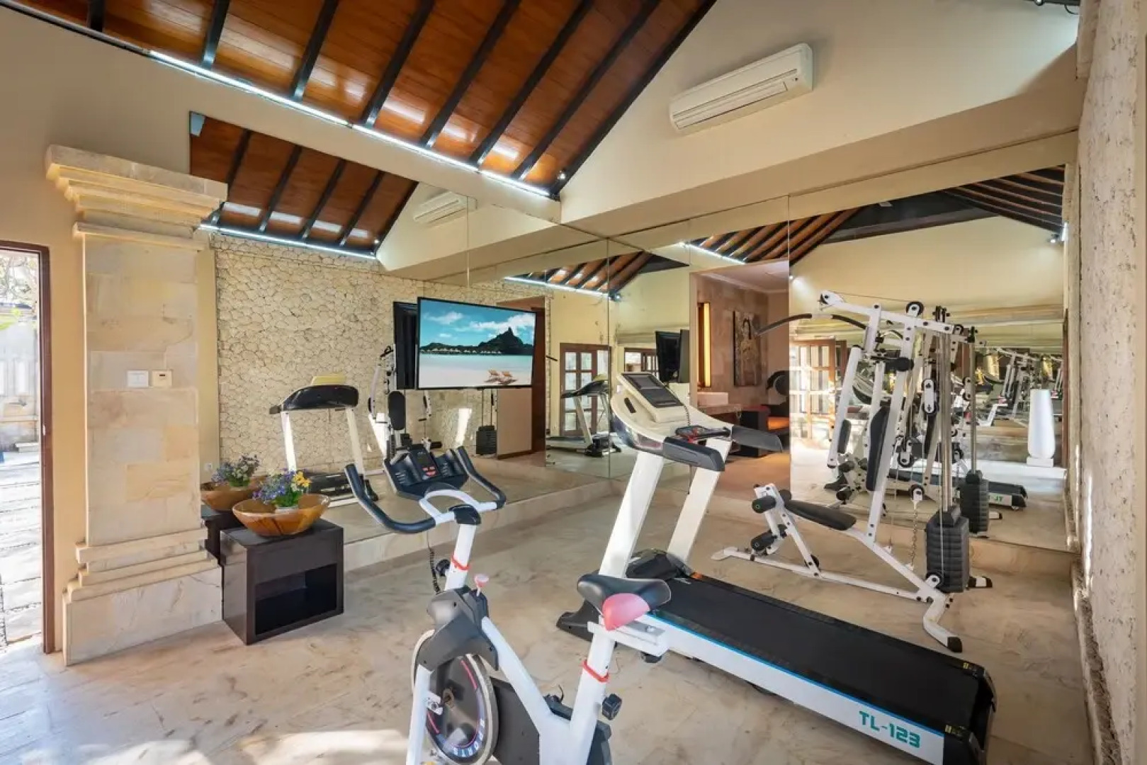 Villa Nagasutra by Nakula