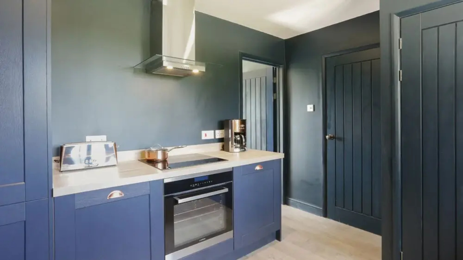 Pair of Secluded Rural Cottages near Oxford