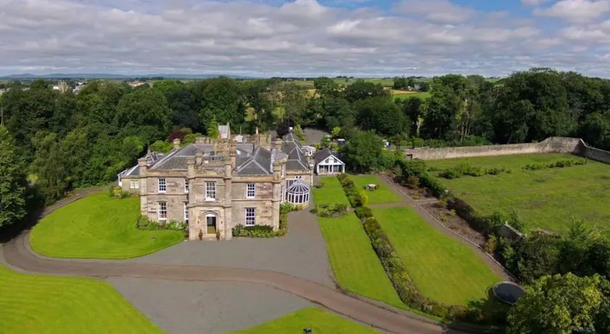 Tour House Bed & Breakfast