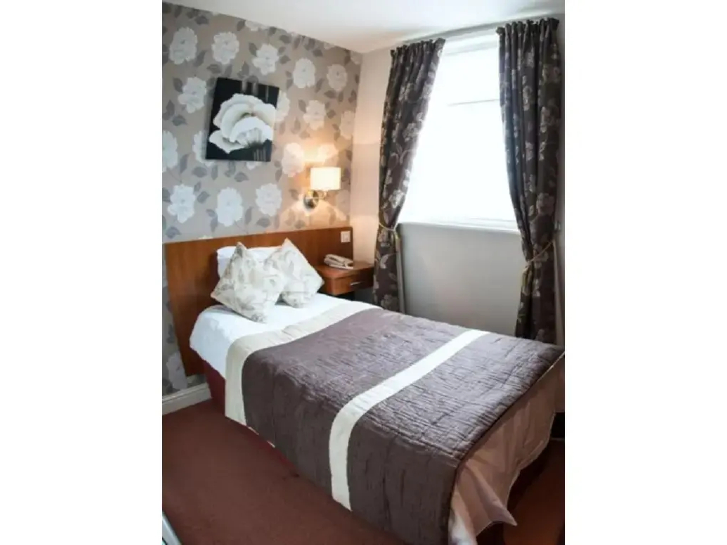Thomas James Hotel