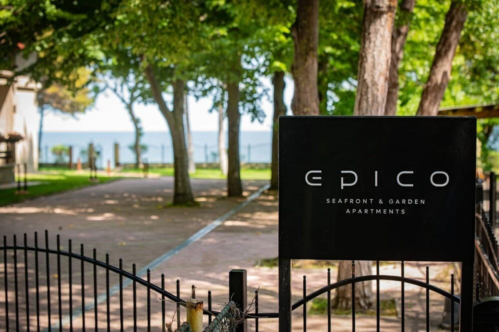Epico Seafront & Garden Apartments