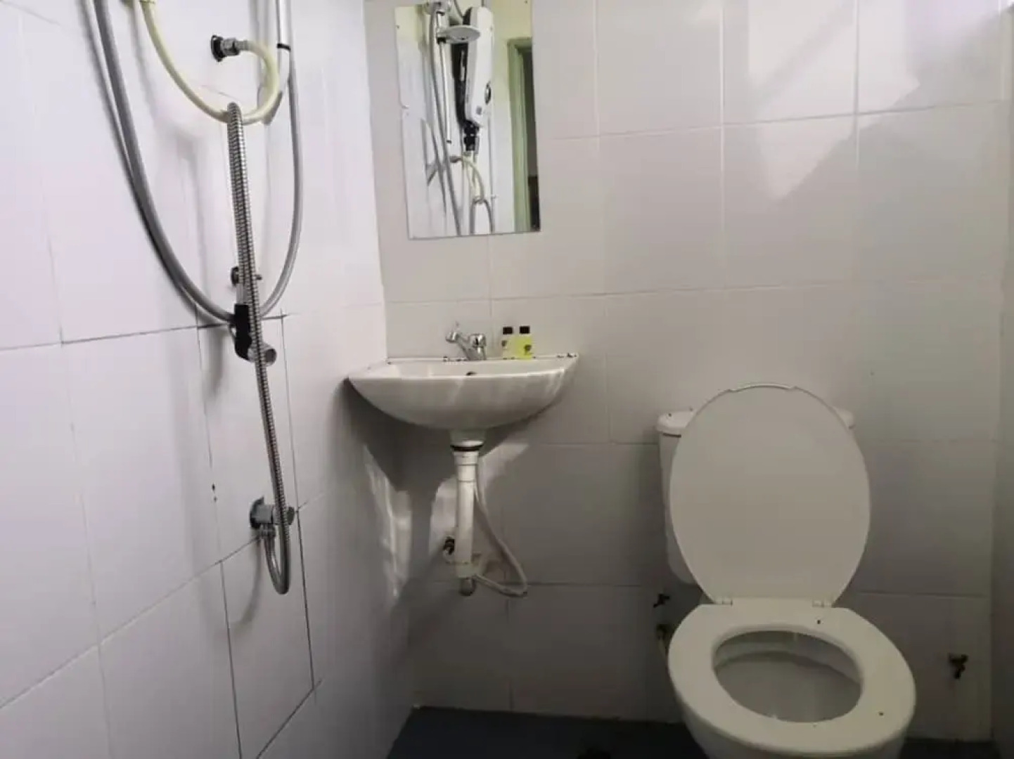 OYO 90131 Zayyan Hotel