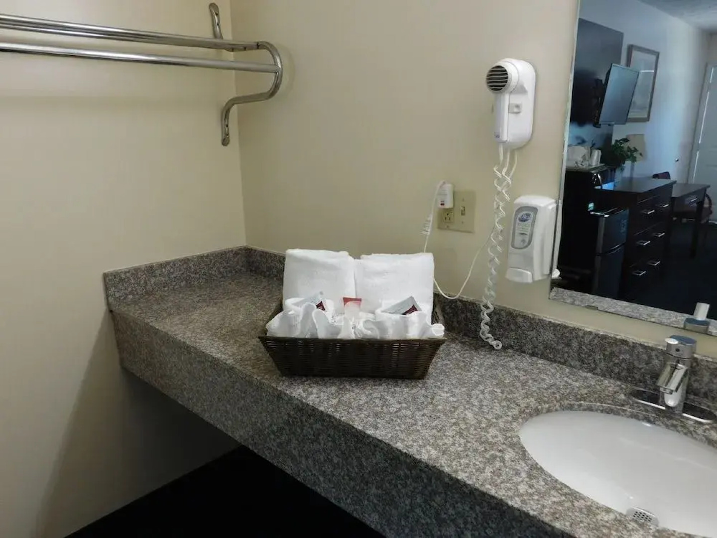 Surry Inn - Dobson - I-77 - Exit 93