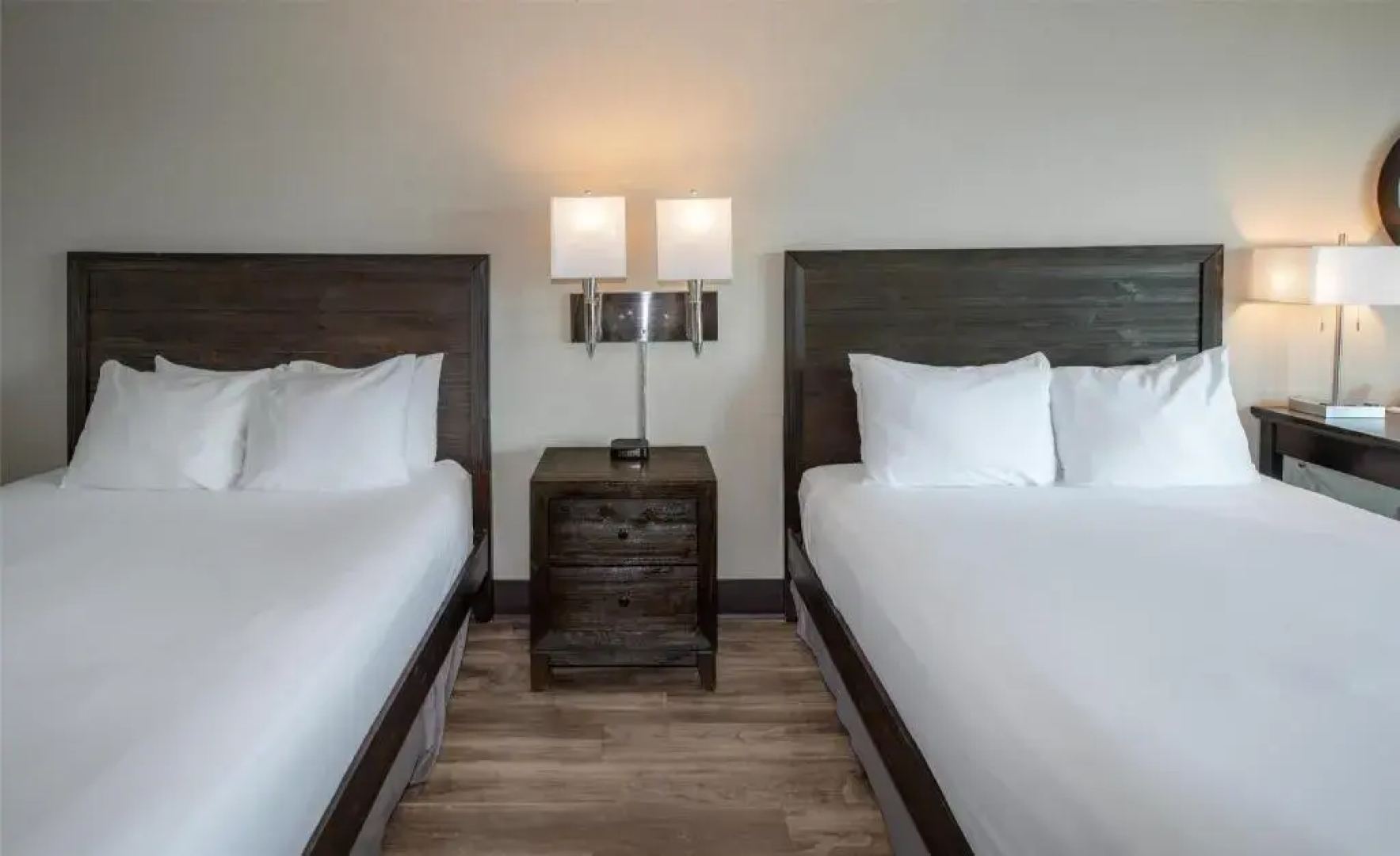 Coast Lonsdale Quay Hotel