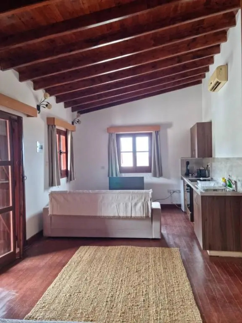 Steni Traditional Studio Apartment