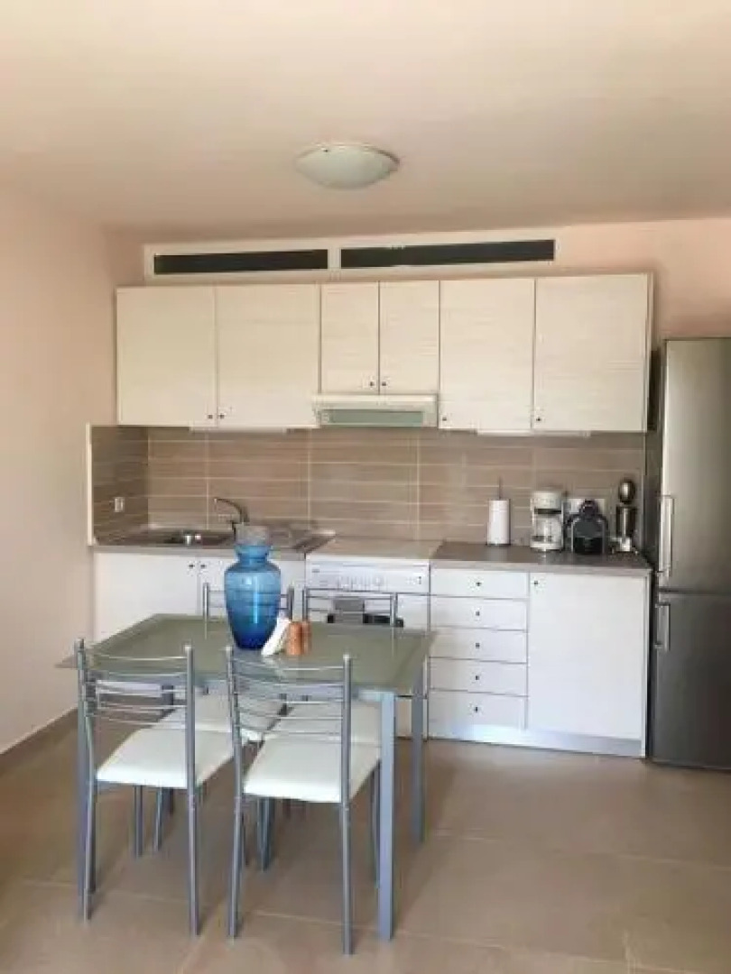 Bessie's Seaside Apartments