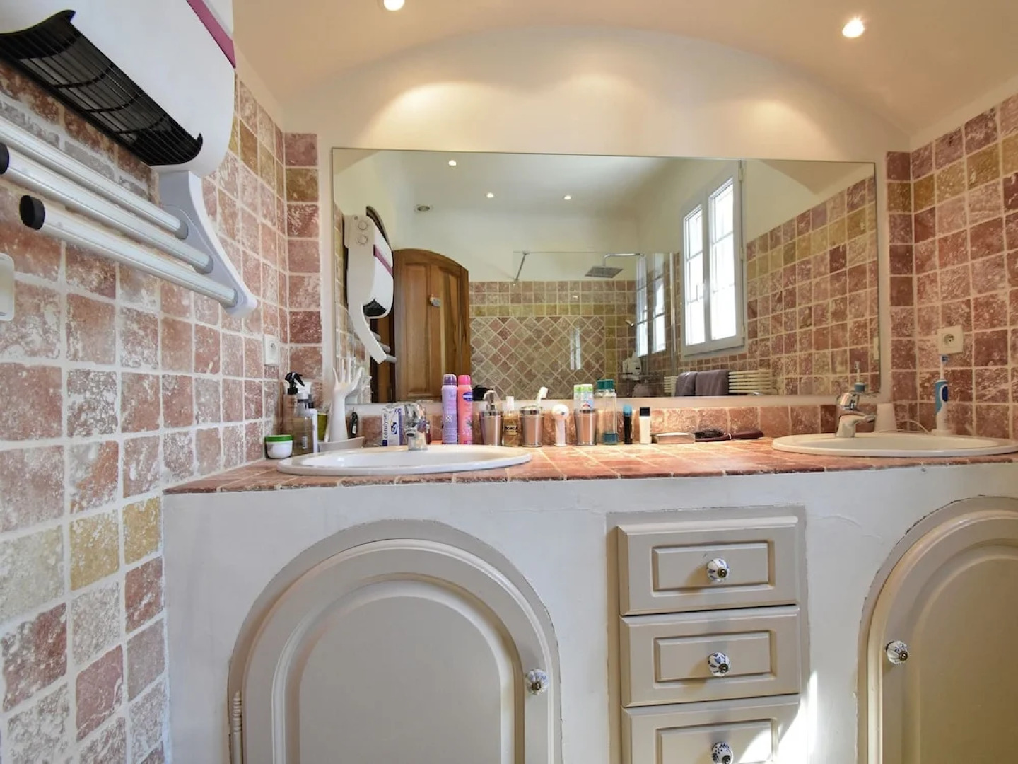 Stunning Villa Near Regusse With Private Swimming Pool