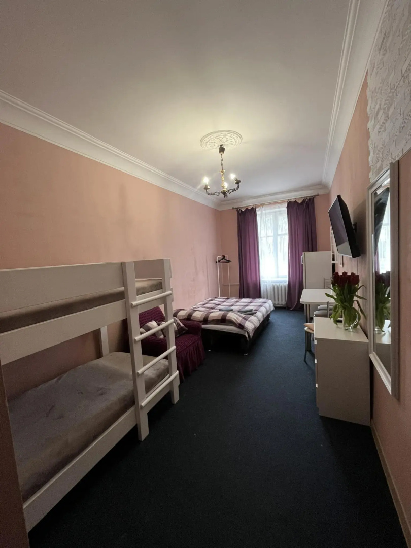 Меблированная комната Family House (Фэмили Хаус) на проспекте Независимости