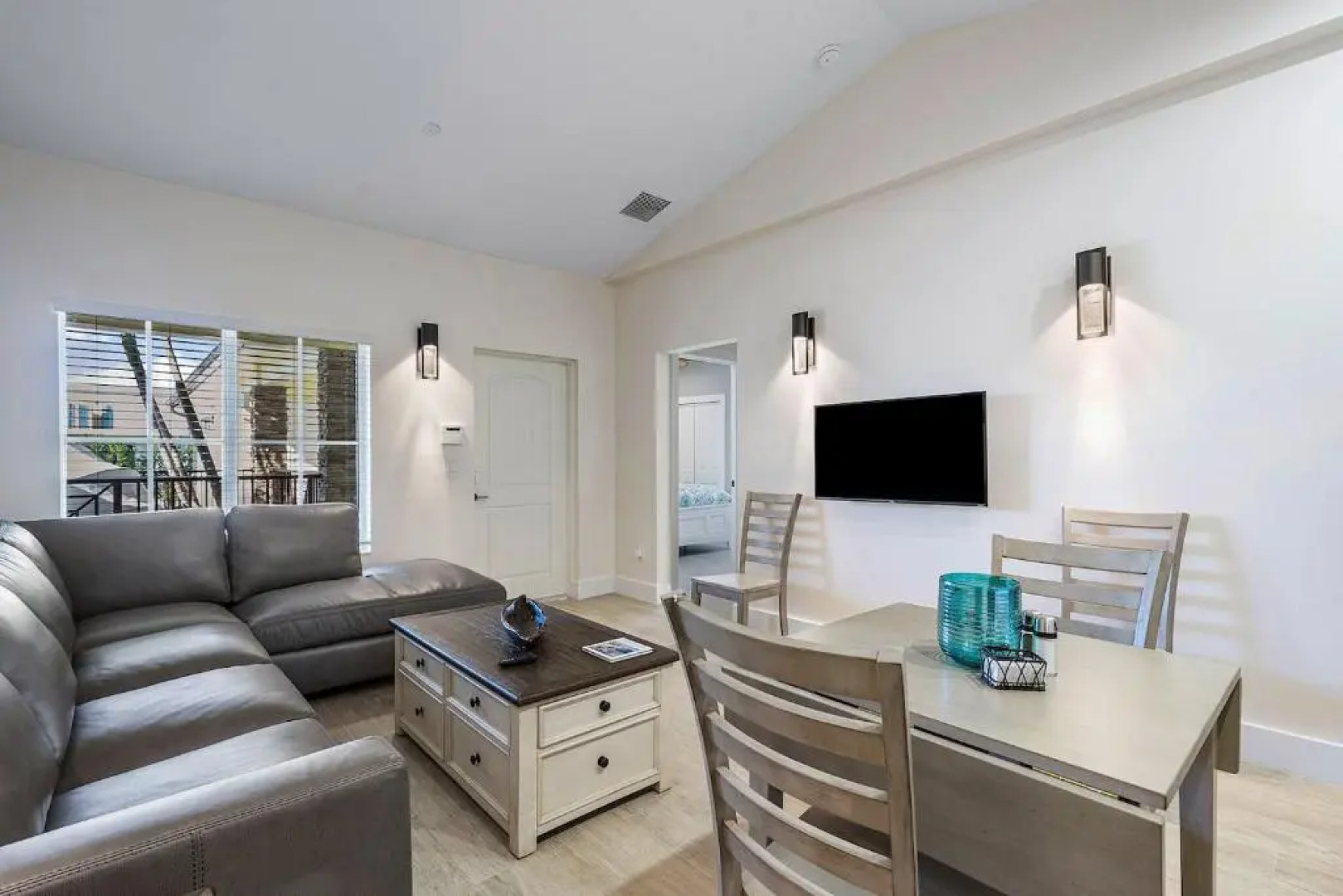 Bermuda Bungalows (Tropical Island Getaway)