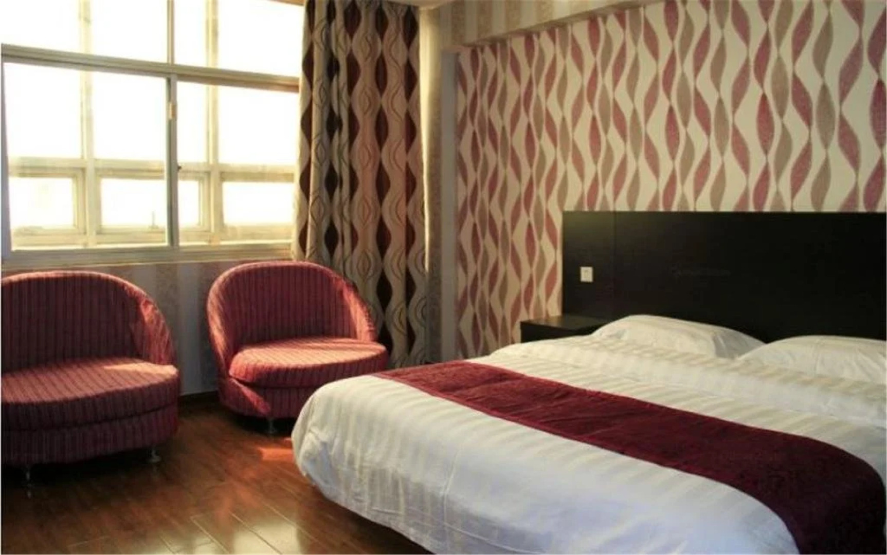 Heze E Home Business Hotel