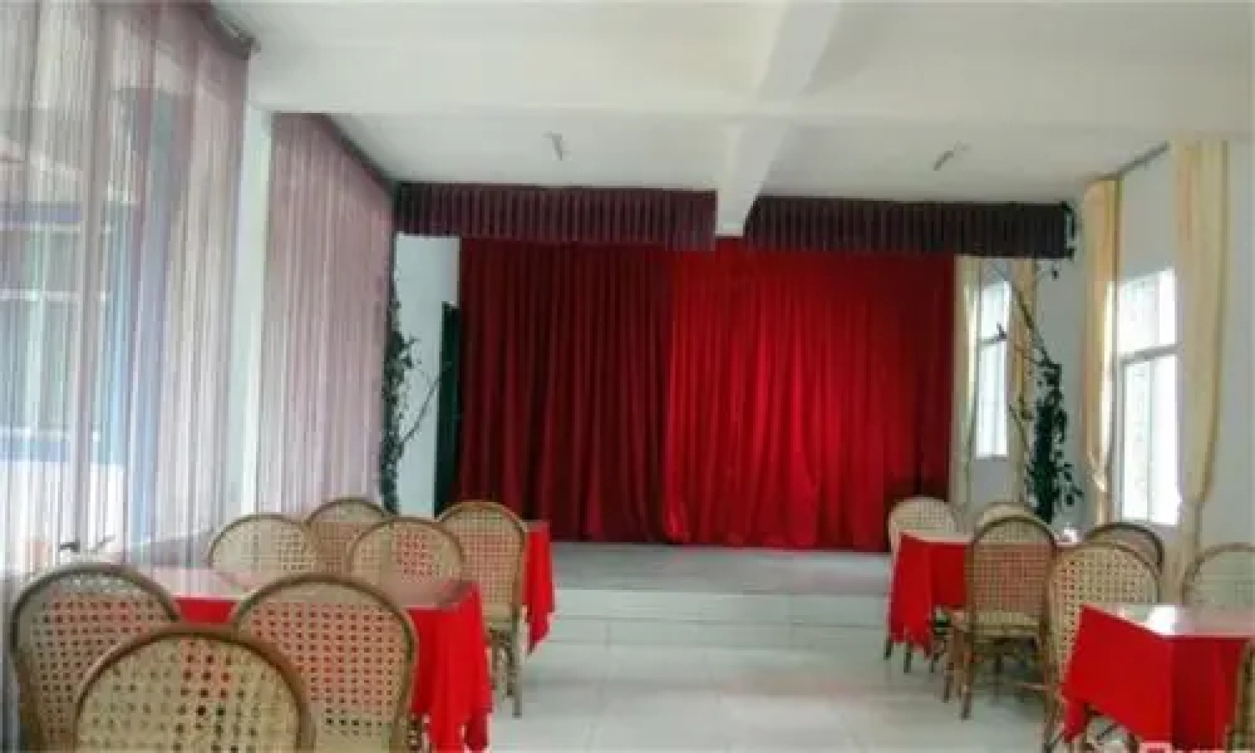 Yuanyang Longshuba Red Hotel
