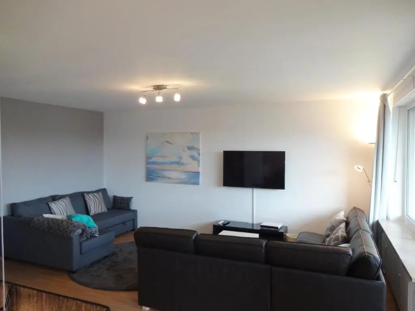 Schöne Wohnungen am Bahnhof in Dachau - 20 Min bis München Zentrum