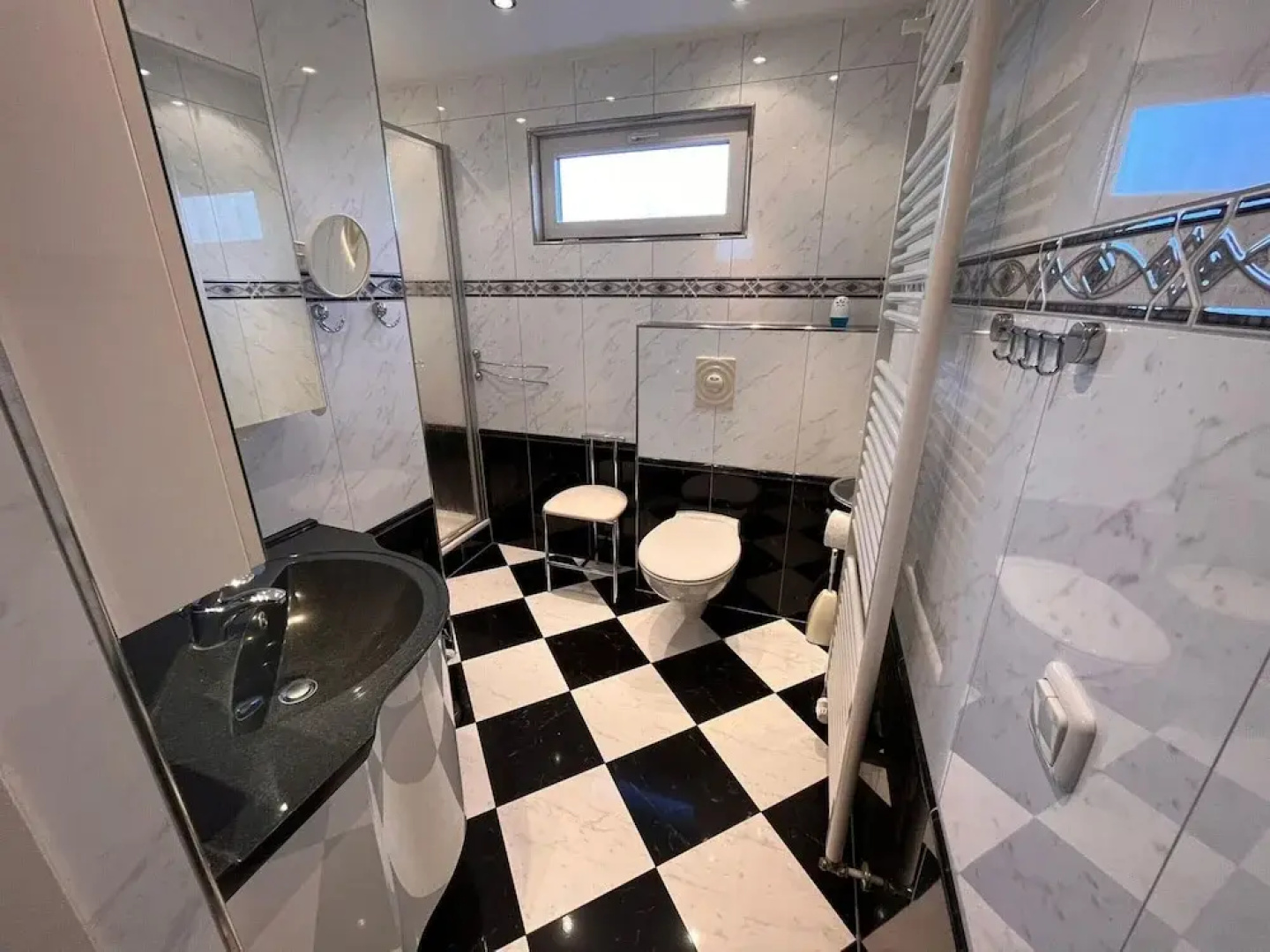 Bungalow in Makkum Near Lake Beach
