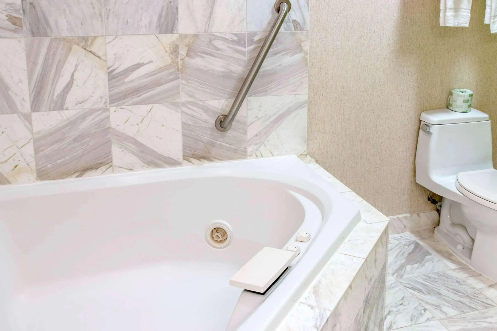 Sleep Inn & Suites Oregon - Toledo