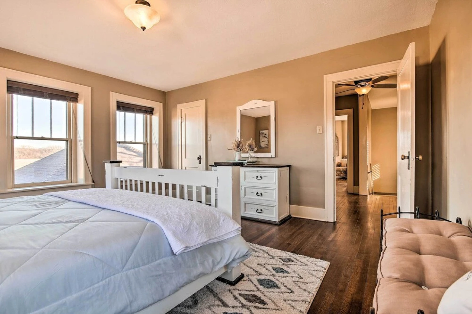 Pet-friendly Home: Grill & Fire Pit in Manhattan