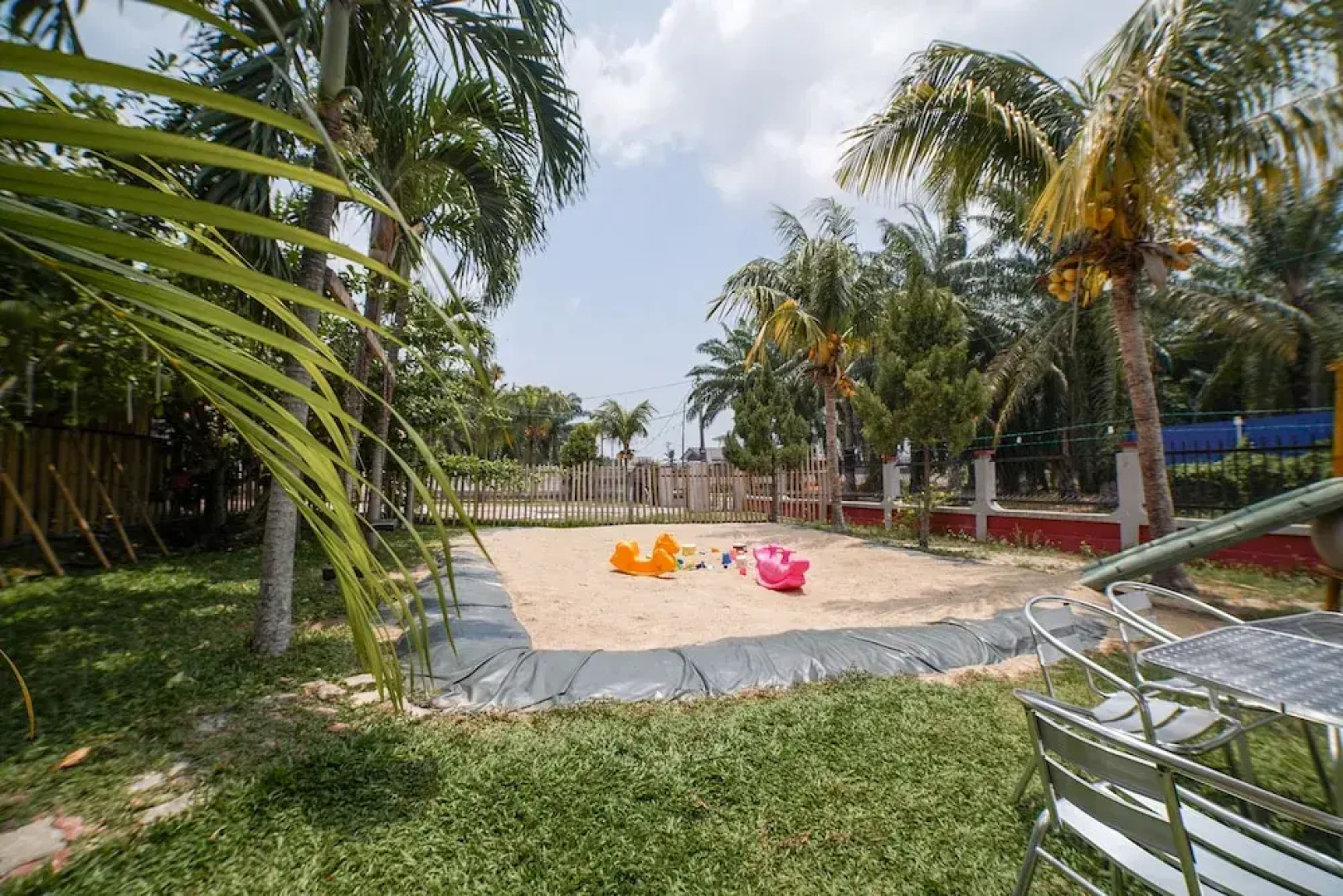 Capital O 89374 Ohana Restaurant & Homestay