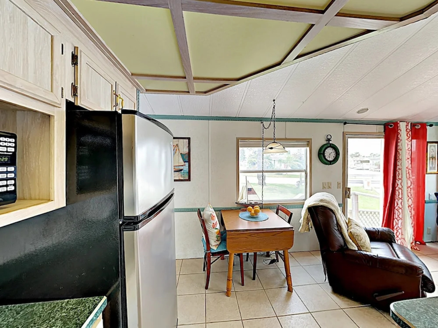 Waterfront W/ Deck & 2 Pools 1 Bedroom Condo