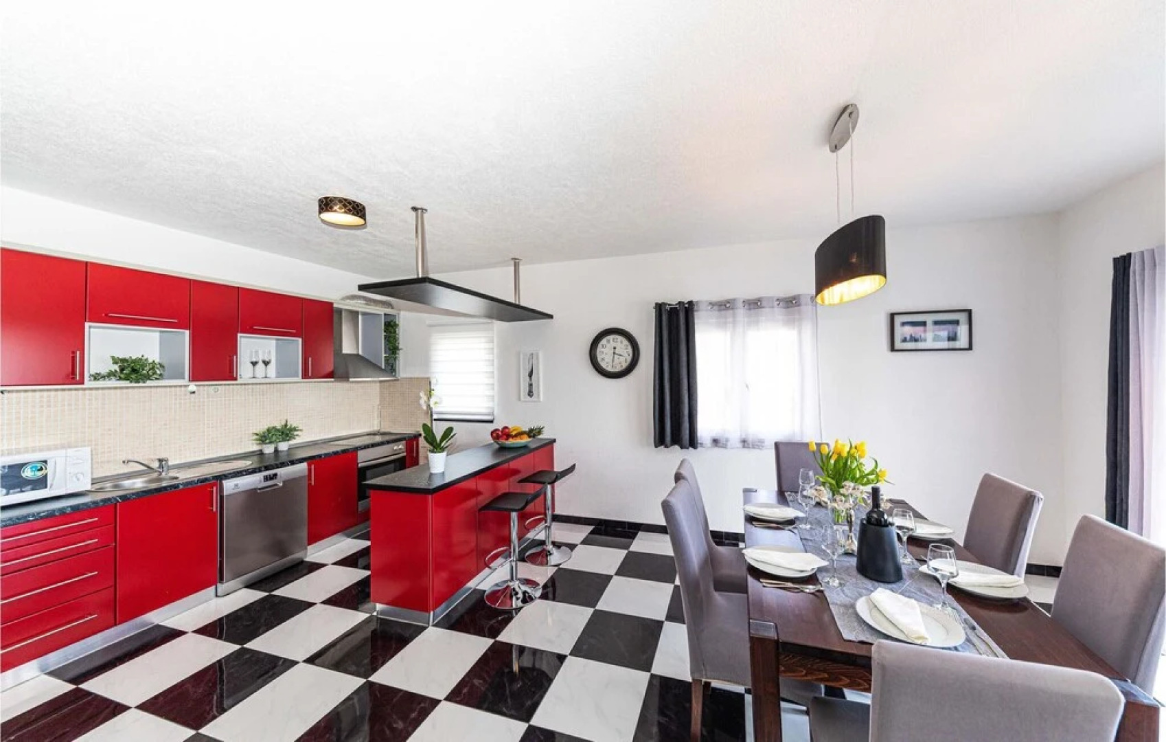 Beautiful Home in Kastel Novi With Wifi and 8 Bedrooms