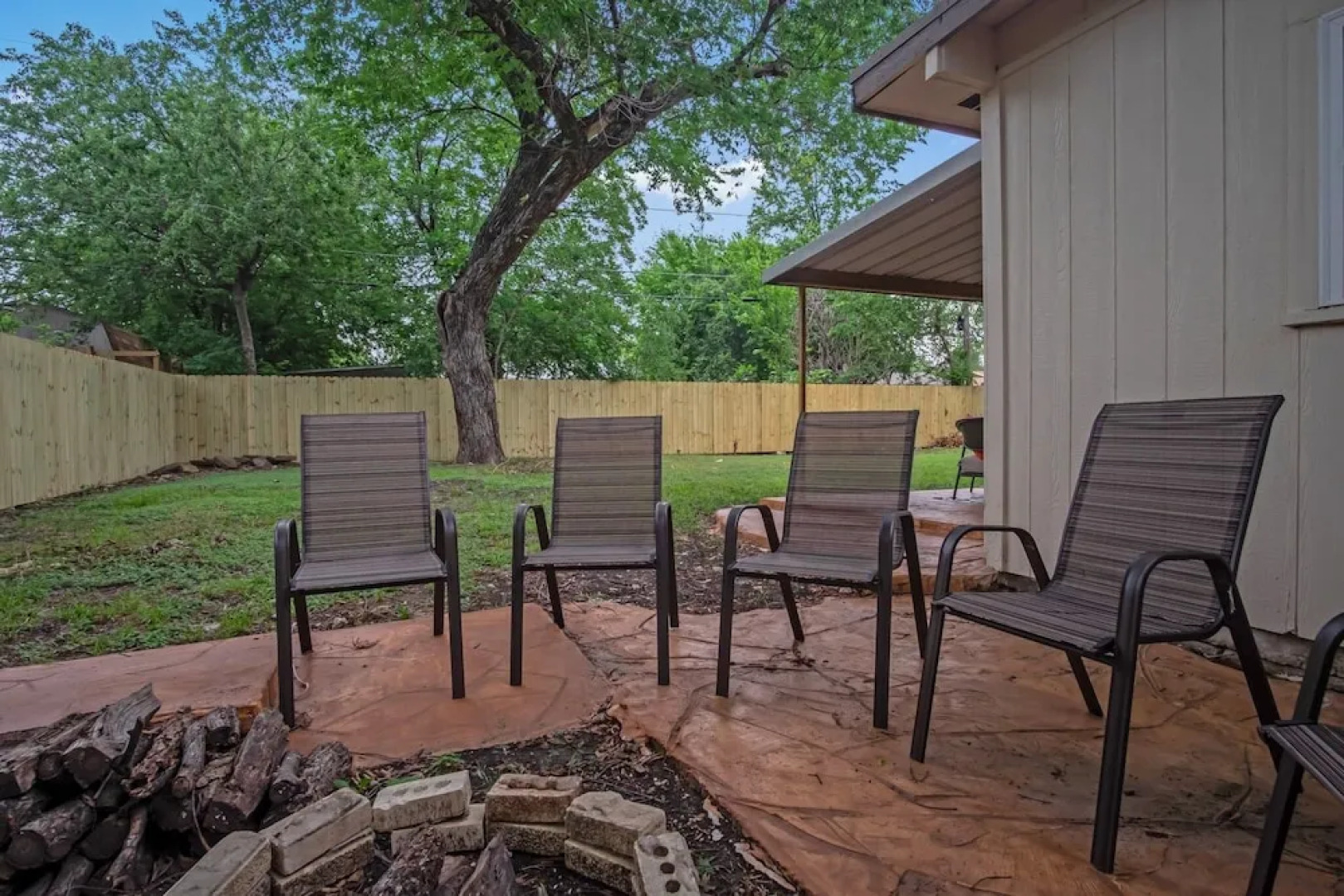 The Harmony Designer Home In Central Dfw 4 Bedroom Home by RedAwning