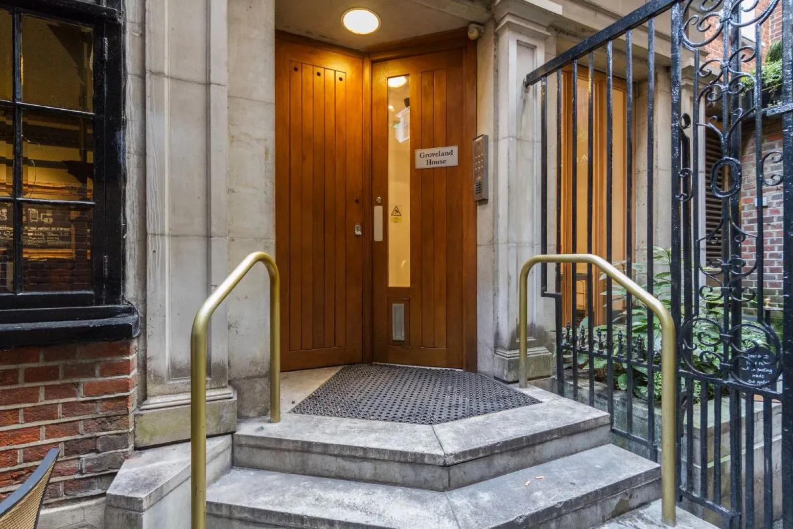 Roomspace Serviced Apartments - Groveland Court