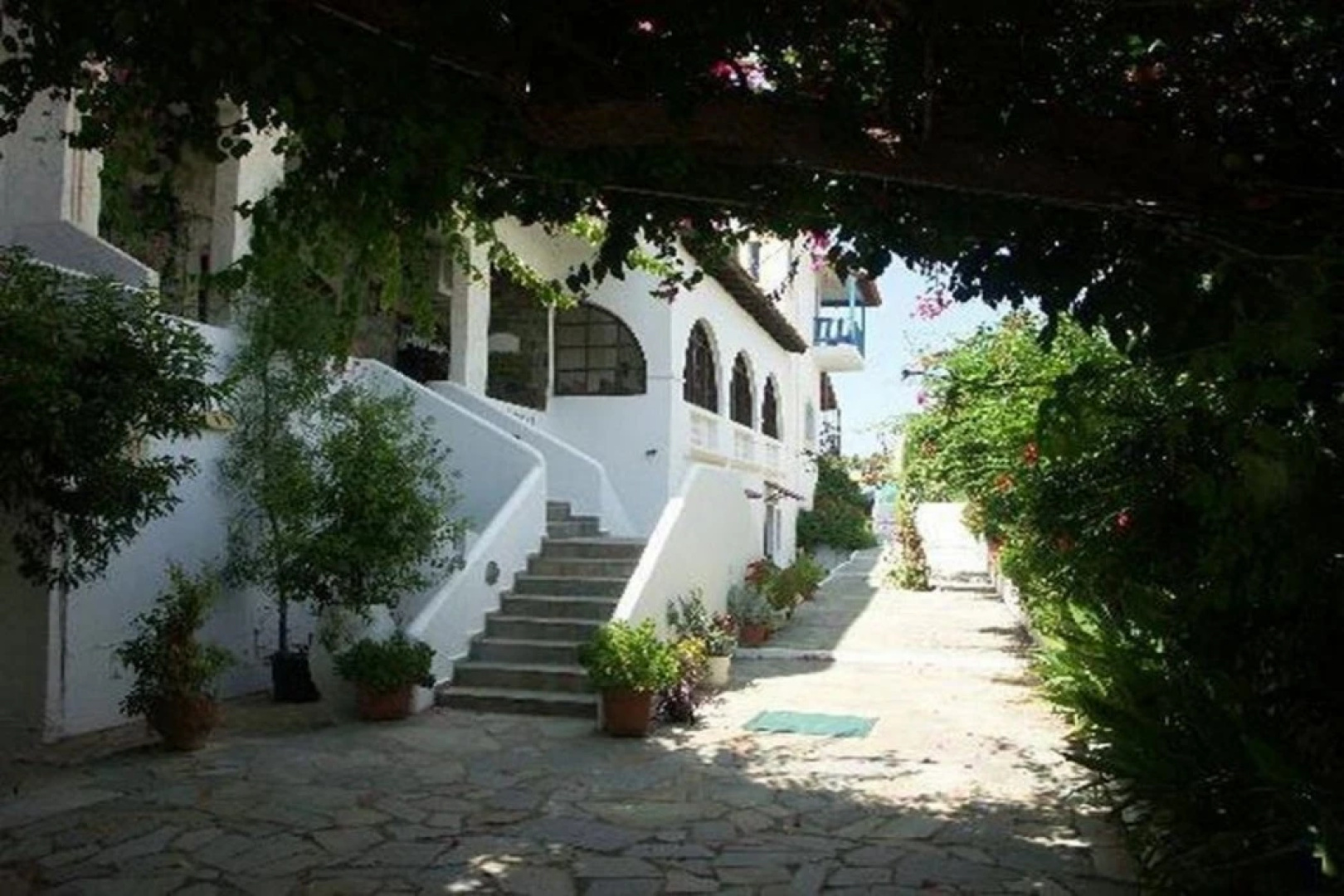 Saradari Beach Hotel - Adults Only