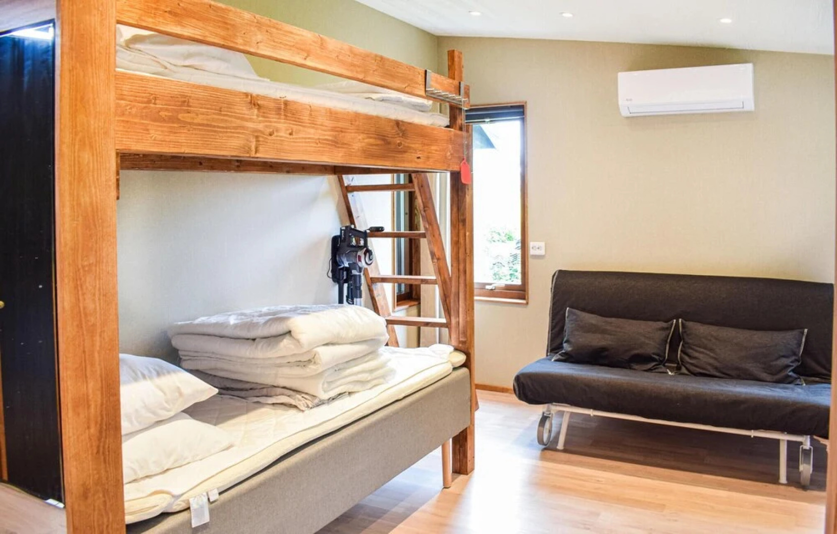 Stunning Home in Löttorp With Wifi