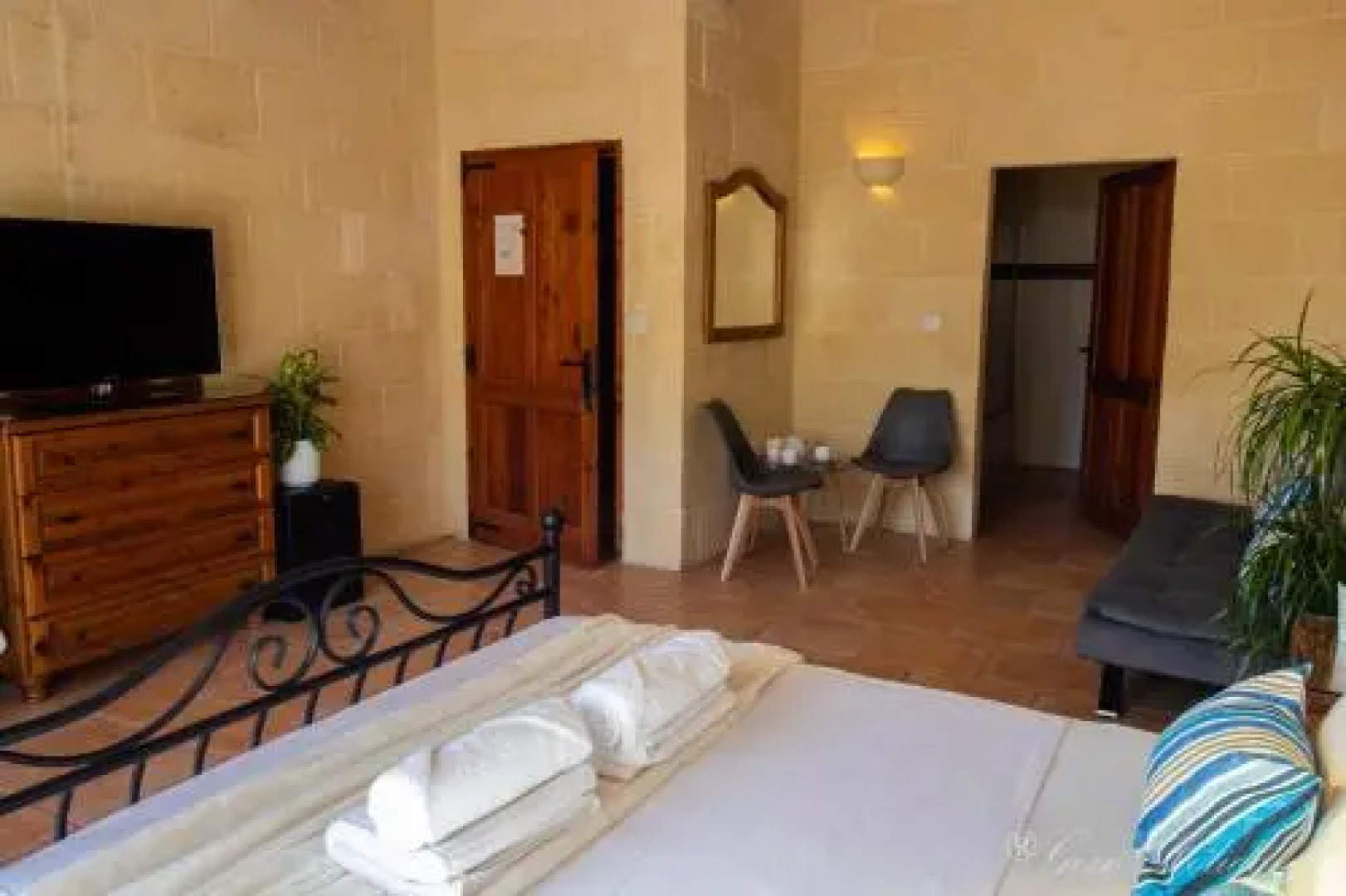 Lellux Bed and Breakfast