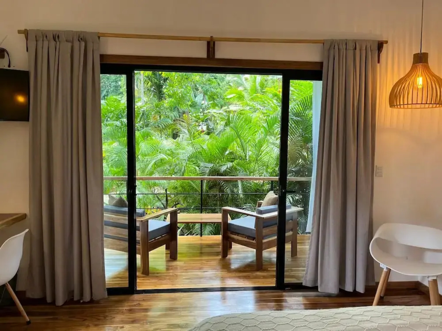 El Nido Jungle Lodge