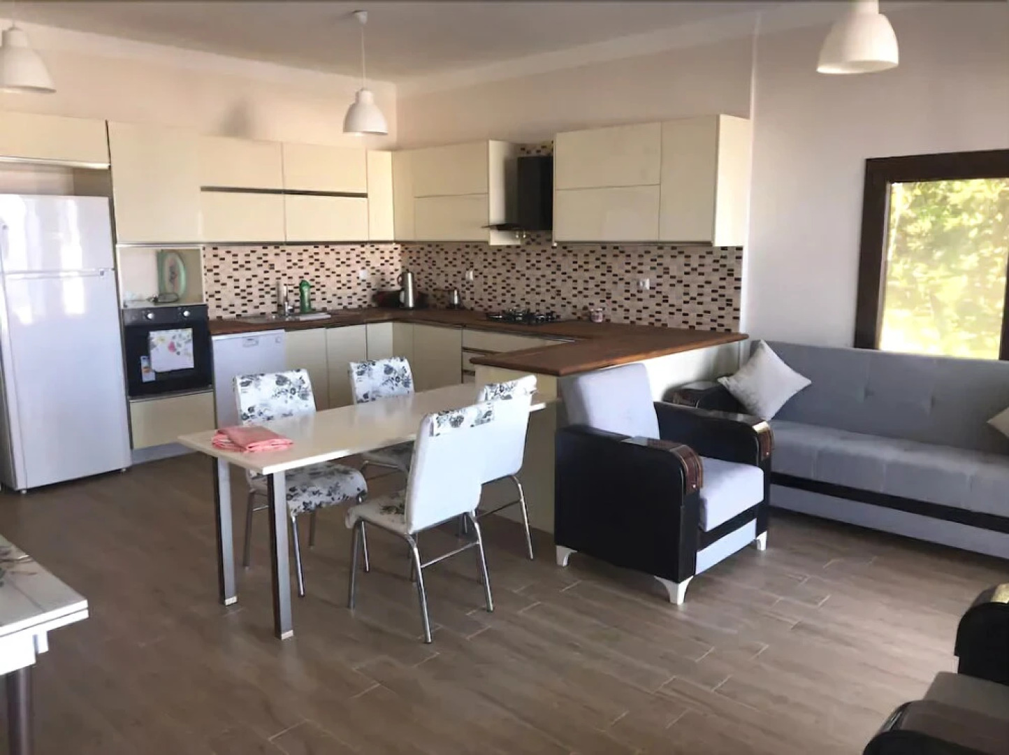 Villa 3 bedroom with Beach in Gundogan