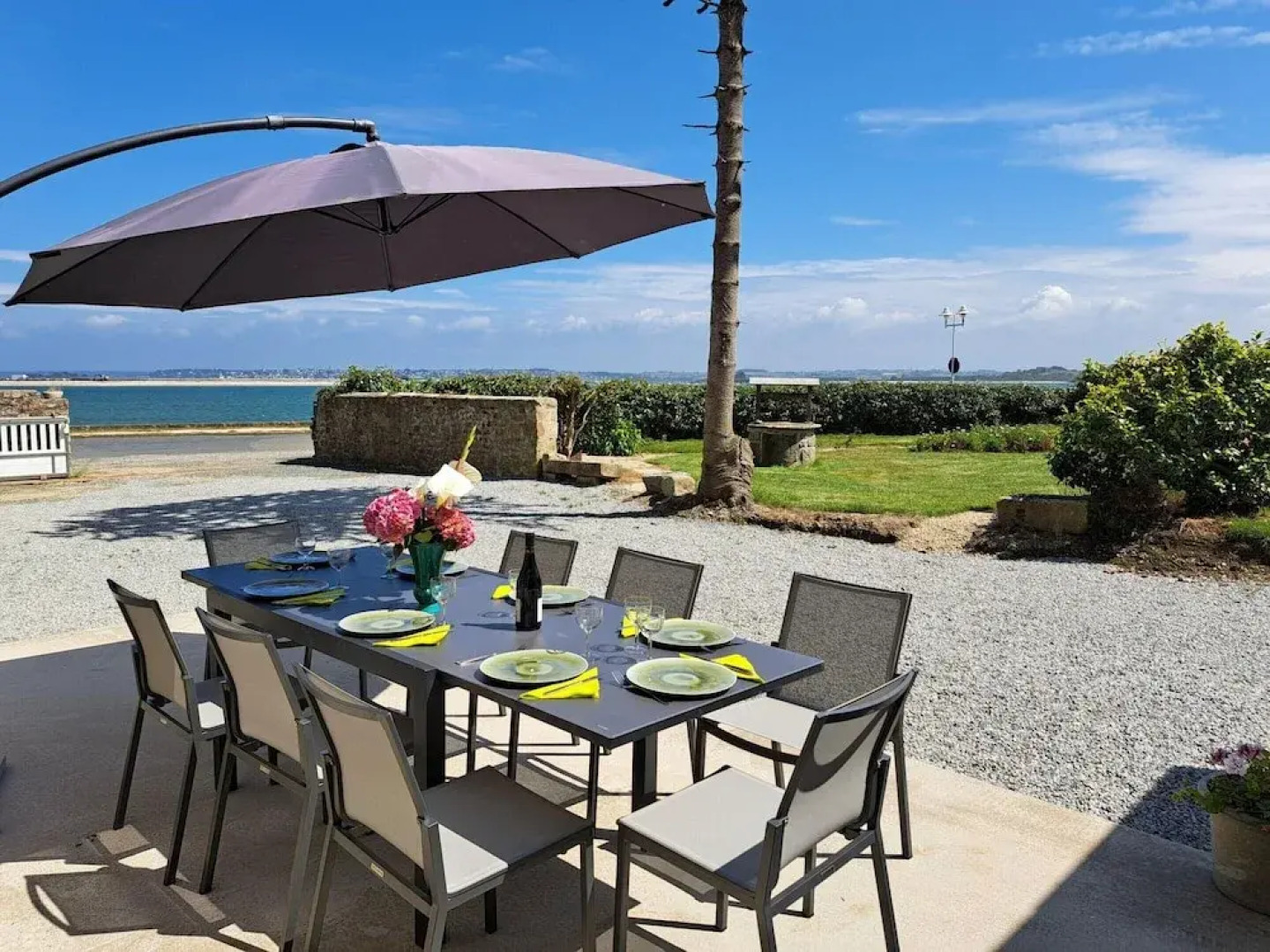 In top Location With Beautiful sea View