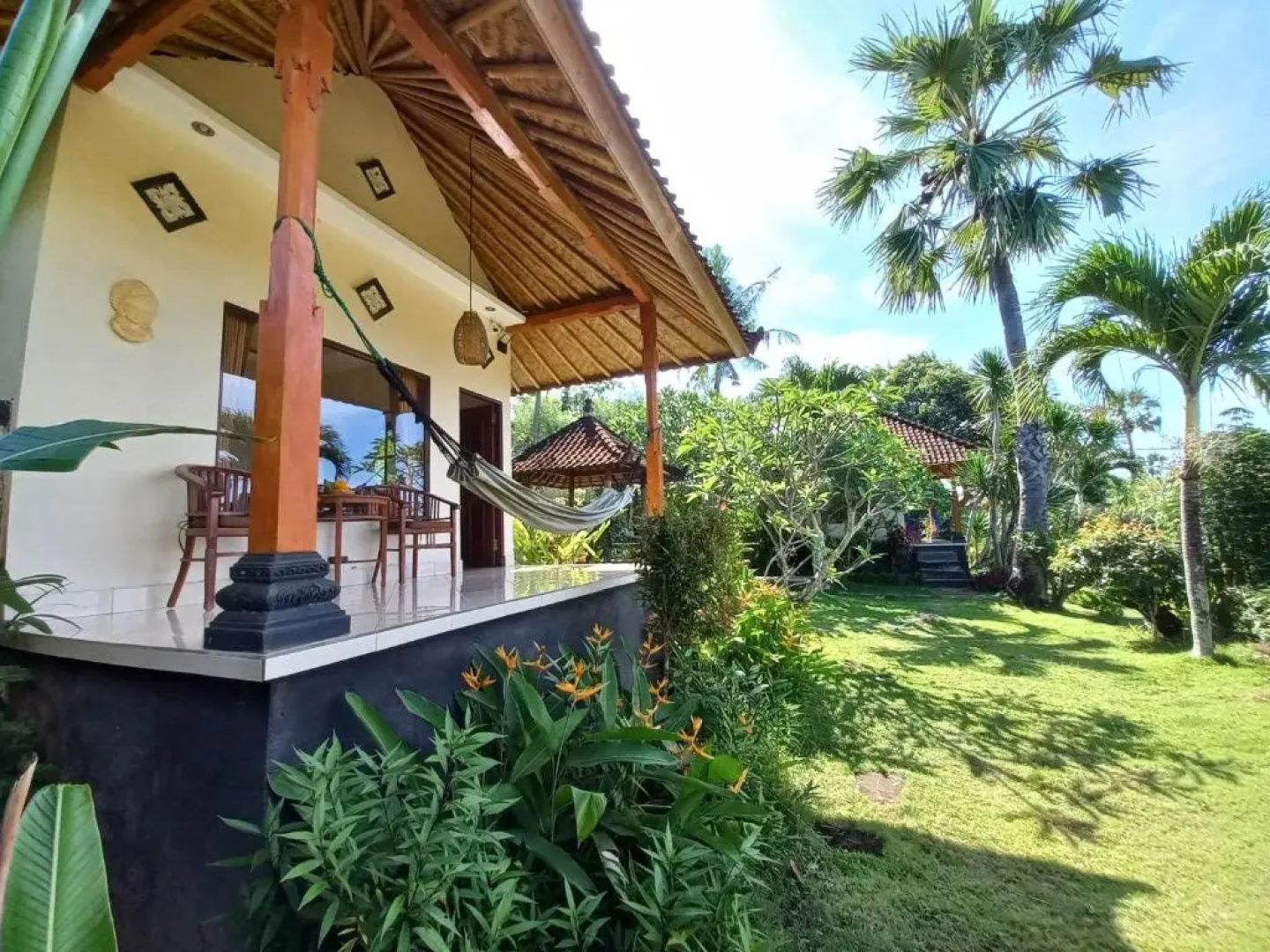 Frangipani Inn & Restaurant