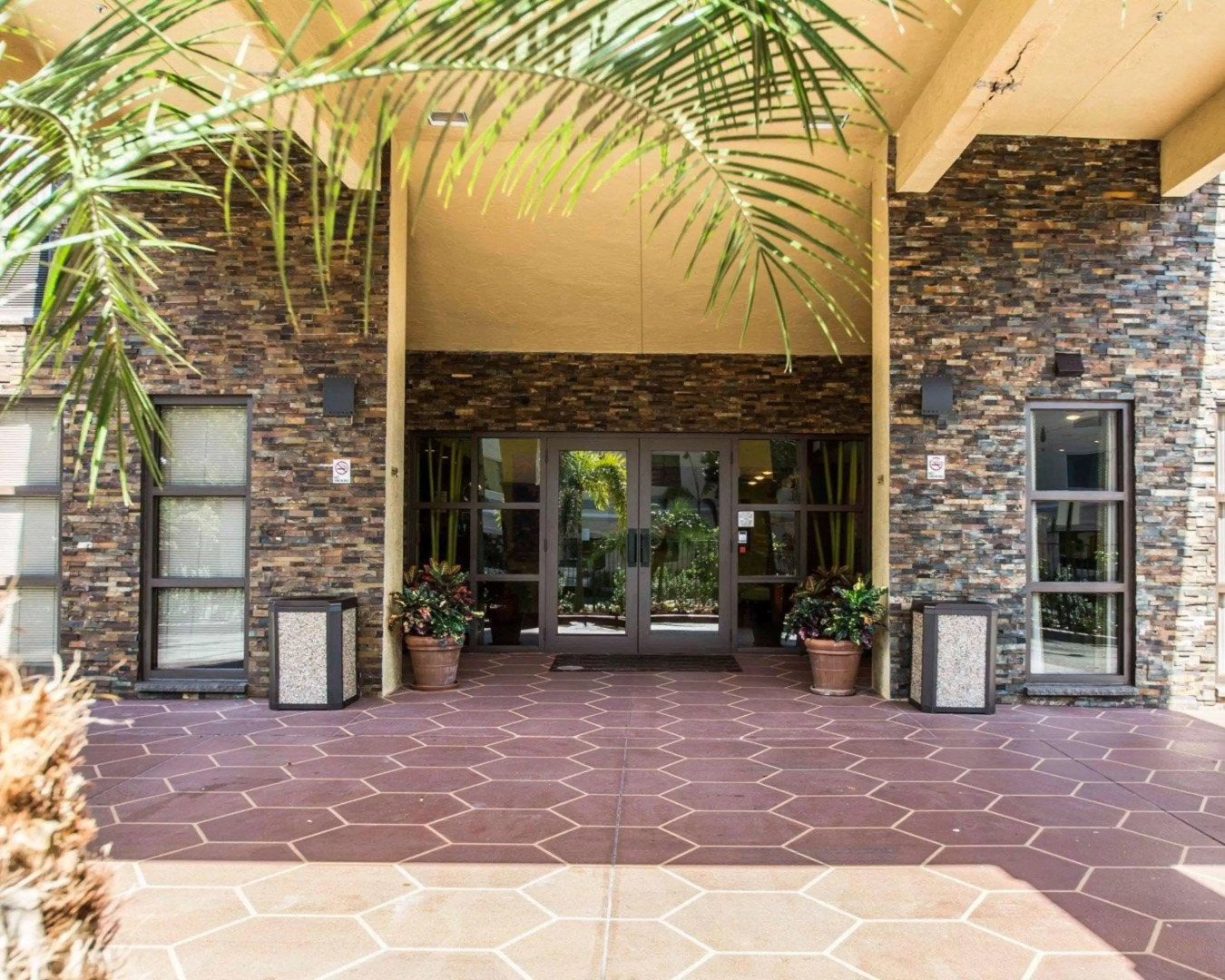 Comfort Inn & Suites Lantana - West Palm Beach South