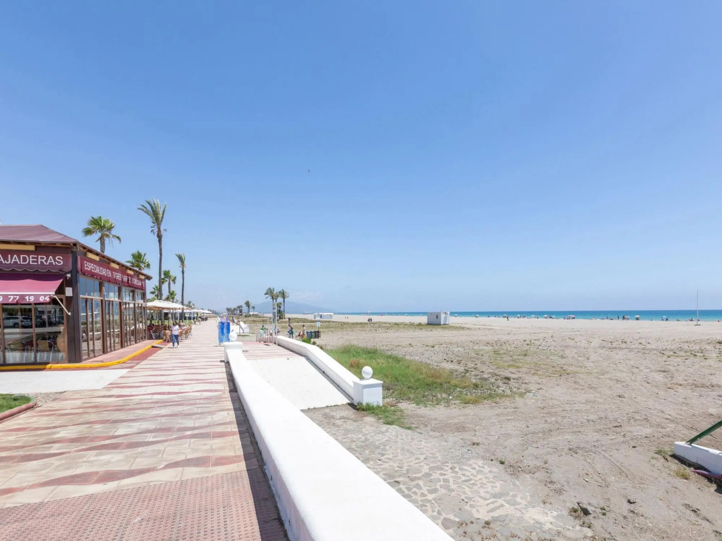 Simplistic Apartment in Almería next to the Seabeach