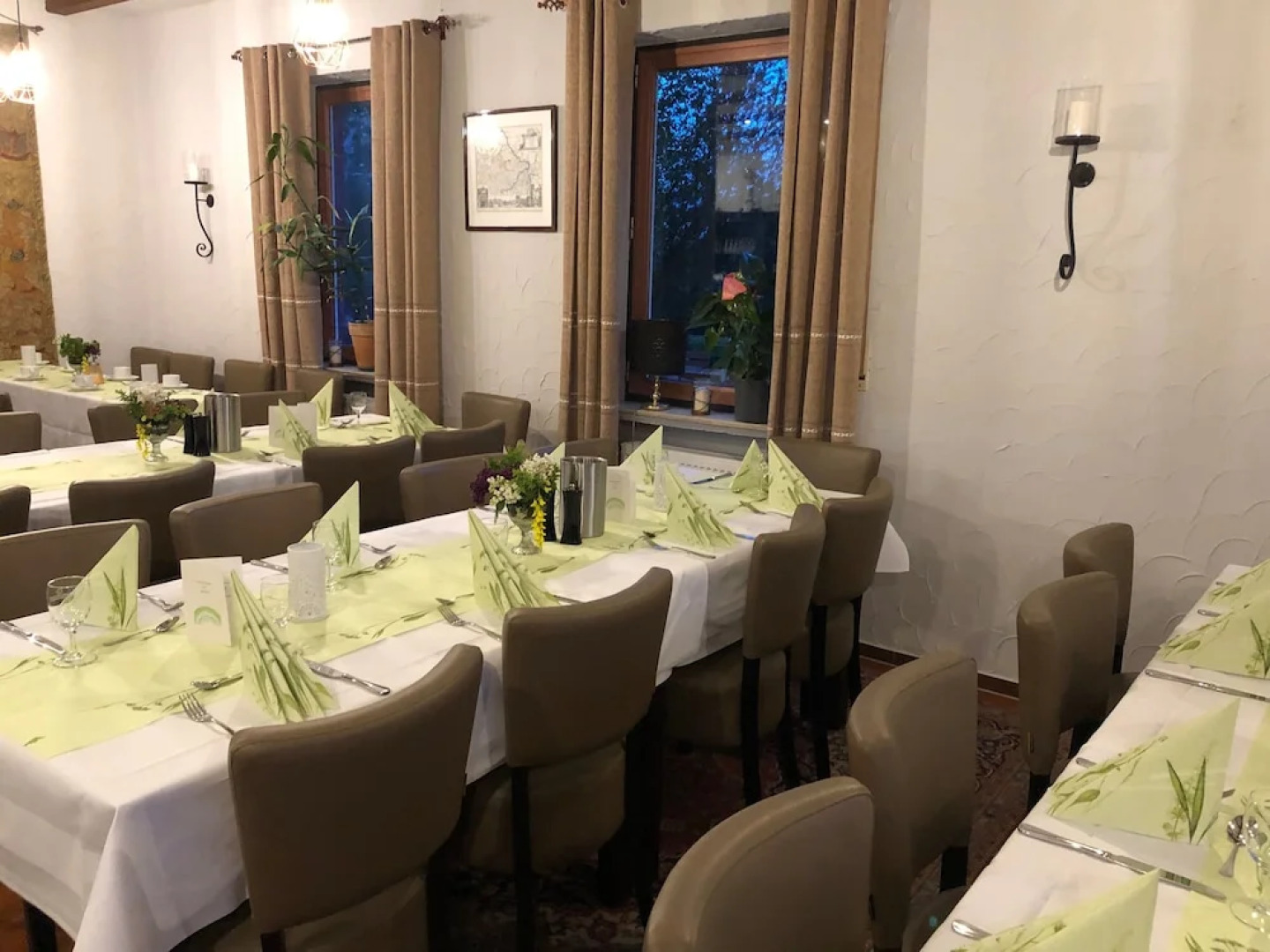 Landhaus vor Burg Eltz