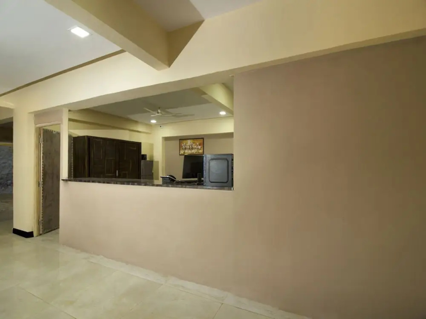 OYO 24621 The Star Hotel