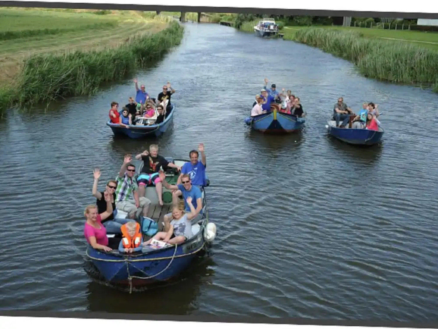 Tidy Chalet with Microwave near Wadden Sea