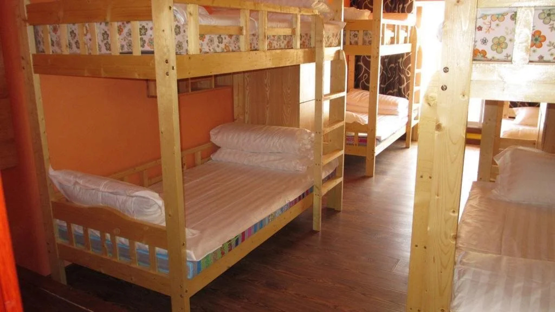 Nirvana Hotel - Hostel