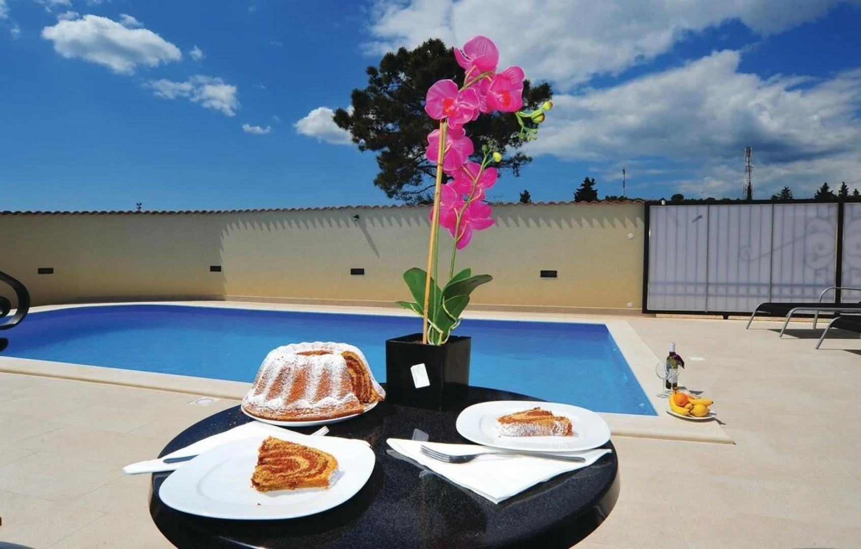 Awesome Home in Pakostane With Wifi and 5 Bedrooms