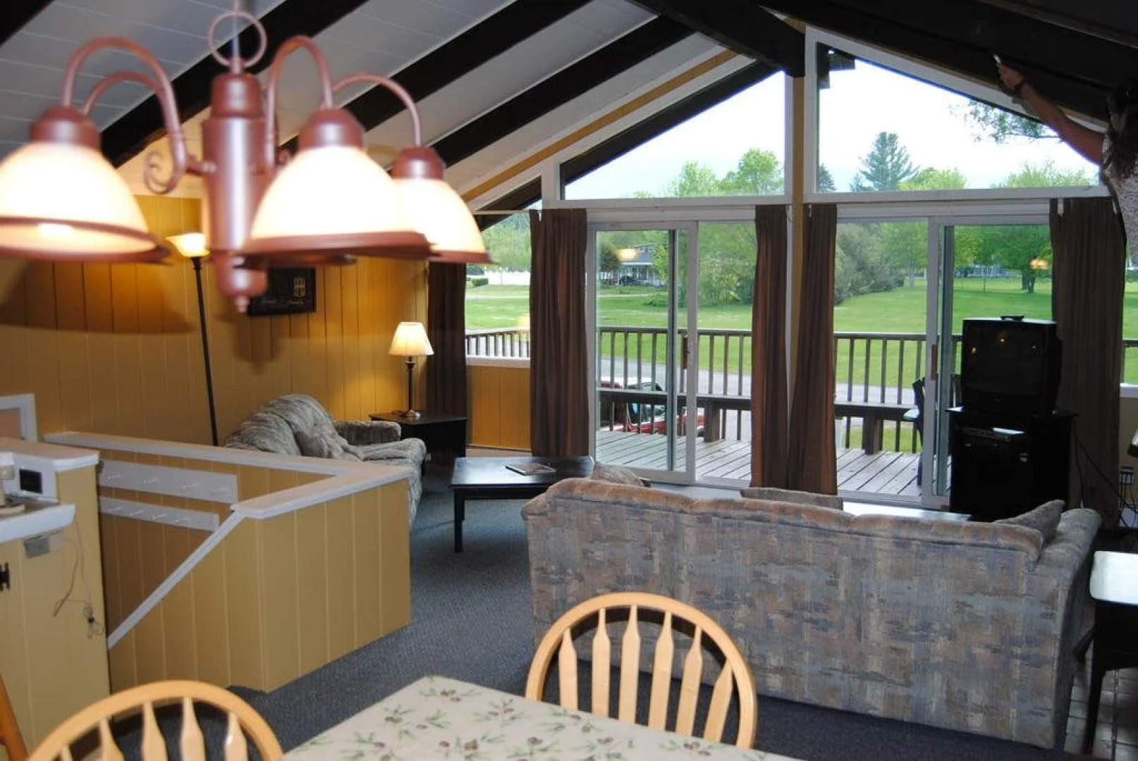 Sky Valley Motel & Cottages