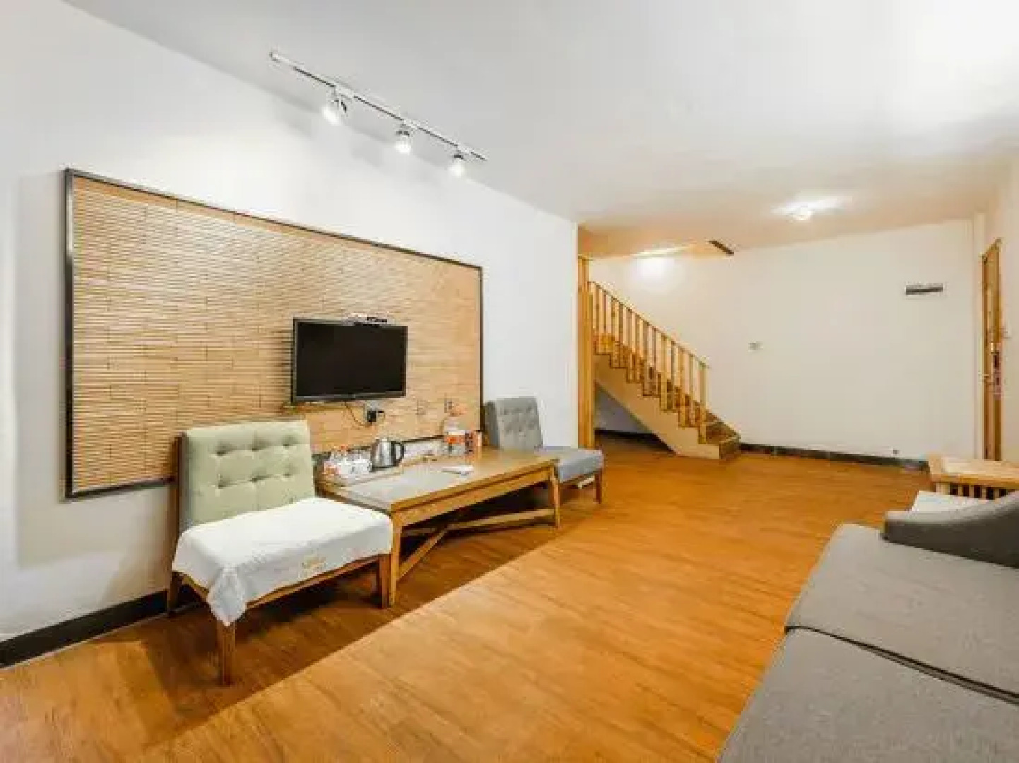 The Taibai Mountain Phoenix Spr Hotel