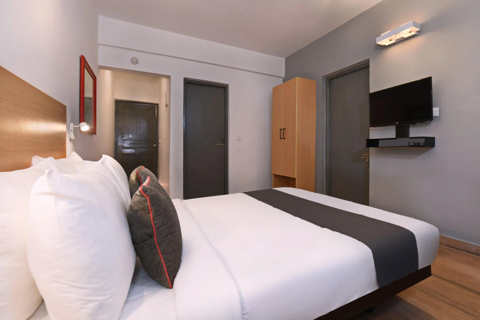 OYO Townhouse 256 Silver Palm Resort