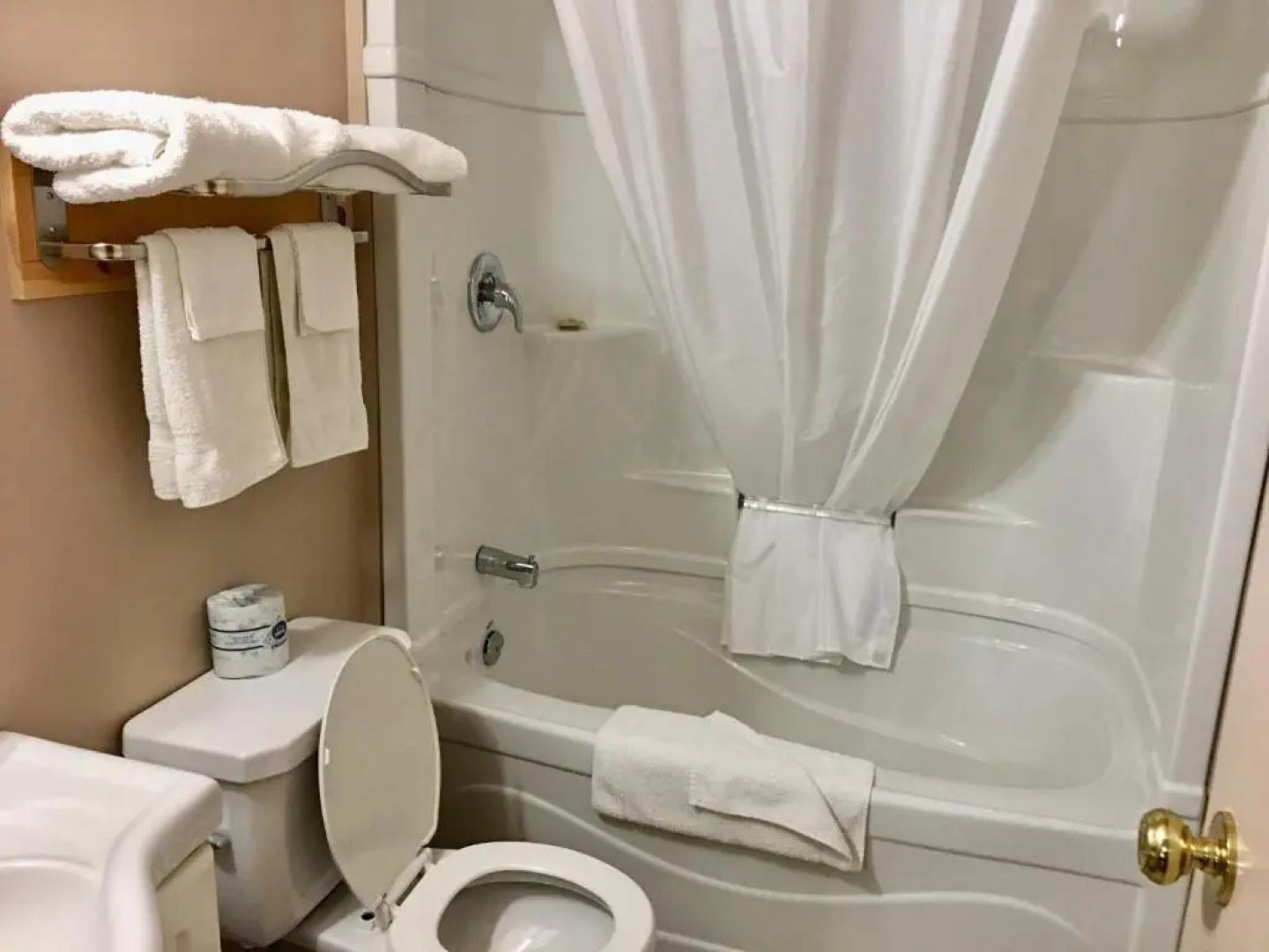 Valley Inn Motel & Suites