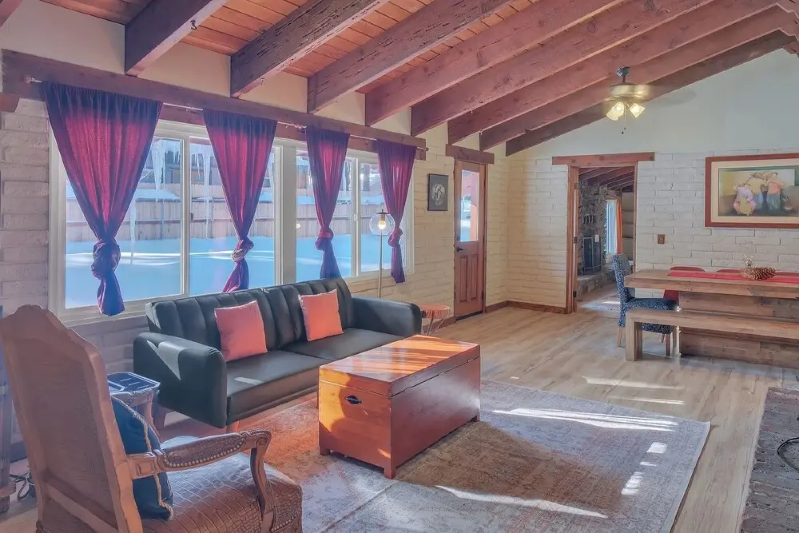 South Tahoe Rustic Home! Sleeps Over 10! 5 Bedroom Home by Redawning