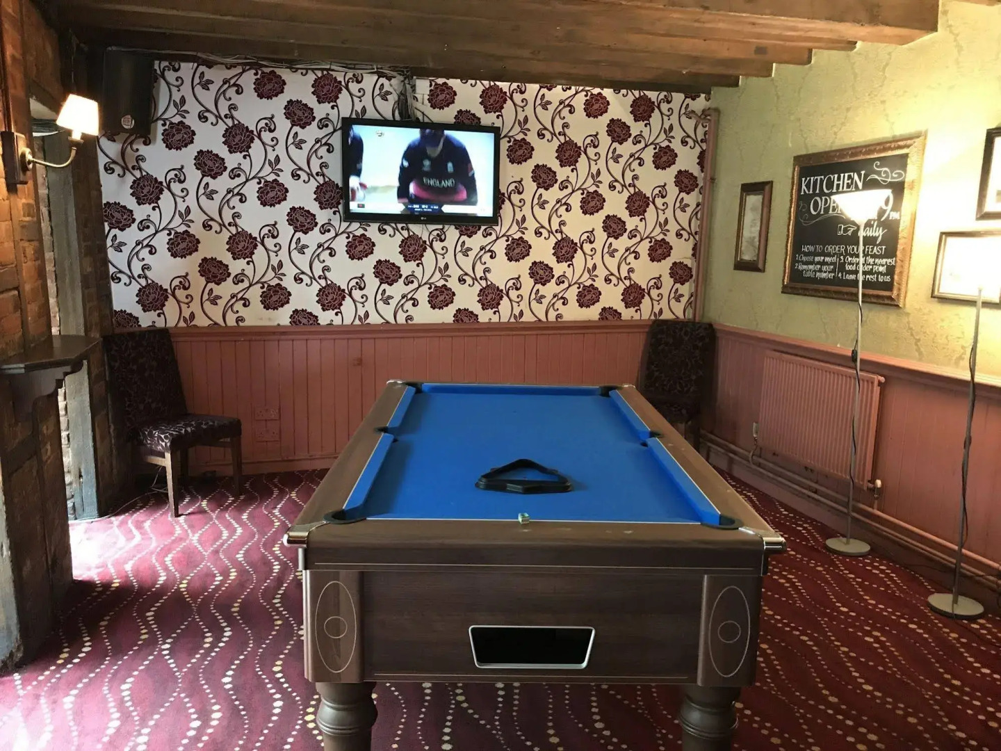 The Royal Victoria & Bull Hotel